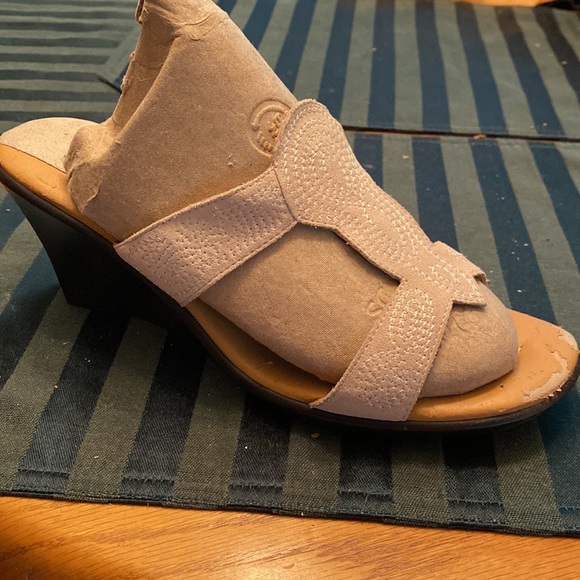 Leather Upper Slide Sandals - Picture 2 of 4